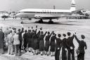 de Havilland Comet, the world's first commercial jetliner, leaving Heathrow (photo: World History Archive/Alamy Stock Photo)