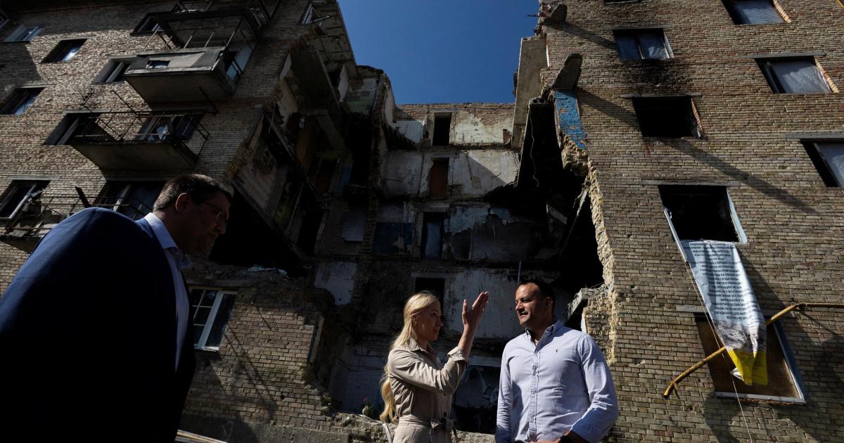 Varadkar pledges unwavering solidarity with Ukraine on day-long visit to Kyiv - Vimarsana News