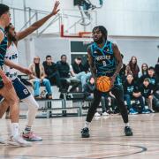 Oaklands Wolves on their way to victory against London Stars. Picture: TGD VISUALS